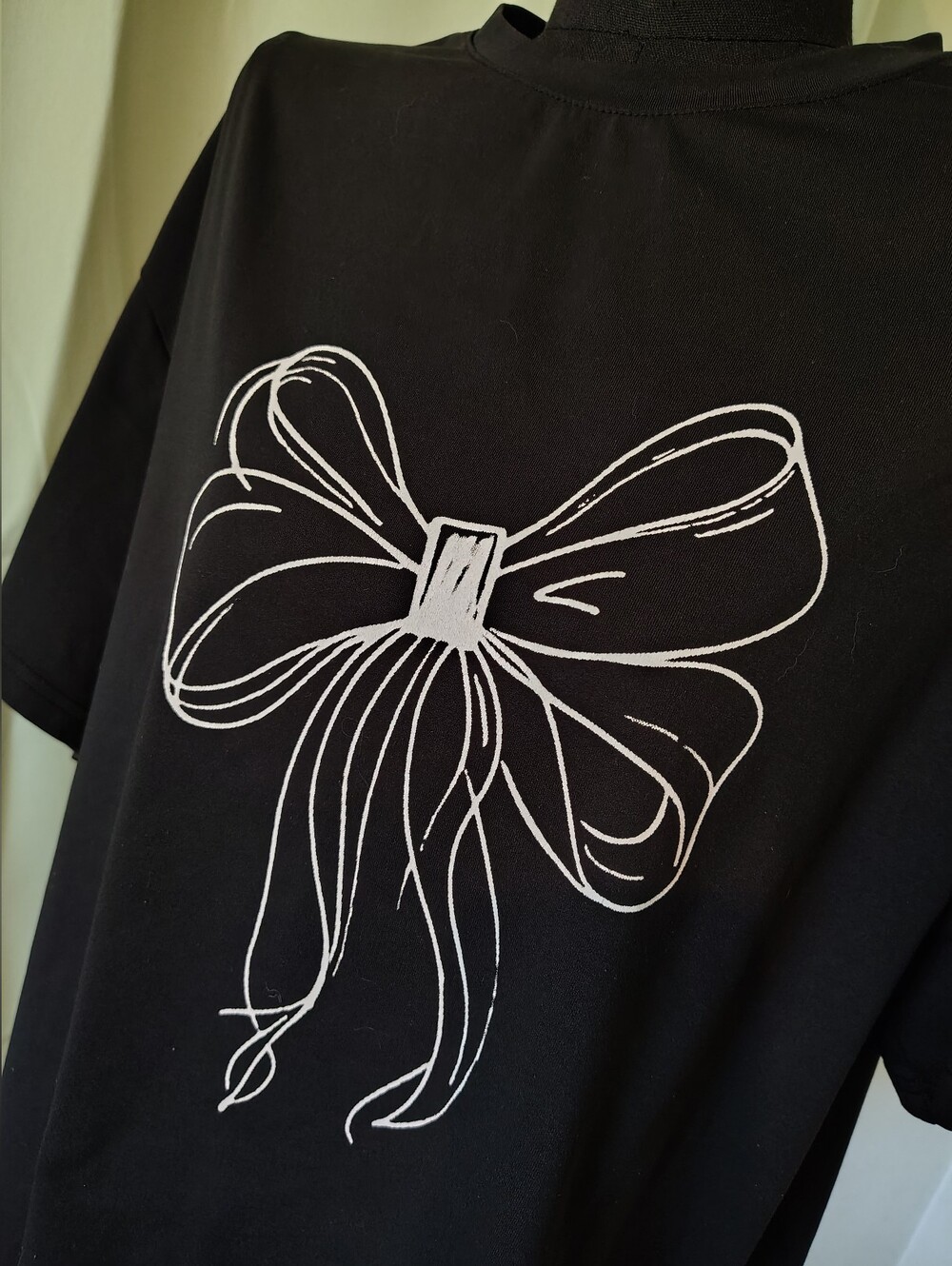 SHEIN Dazy Black Short Sleeve Tee with White Bow Doodle Art Graphic Women Large